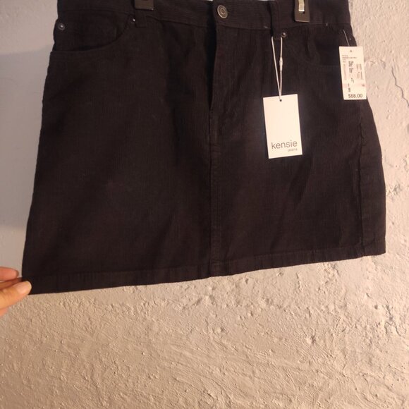 NWT Kensie Jeans "The Skirt" Black Corduroy Mini Skirt Size 10/30 - Picture 7 of 11